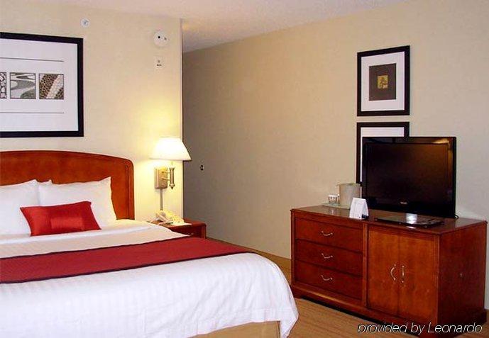 Courtyard By Marriott Springfield Hotel Phòng bức ảnh