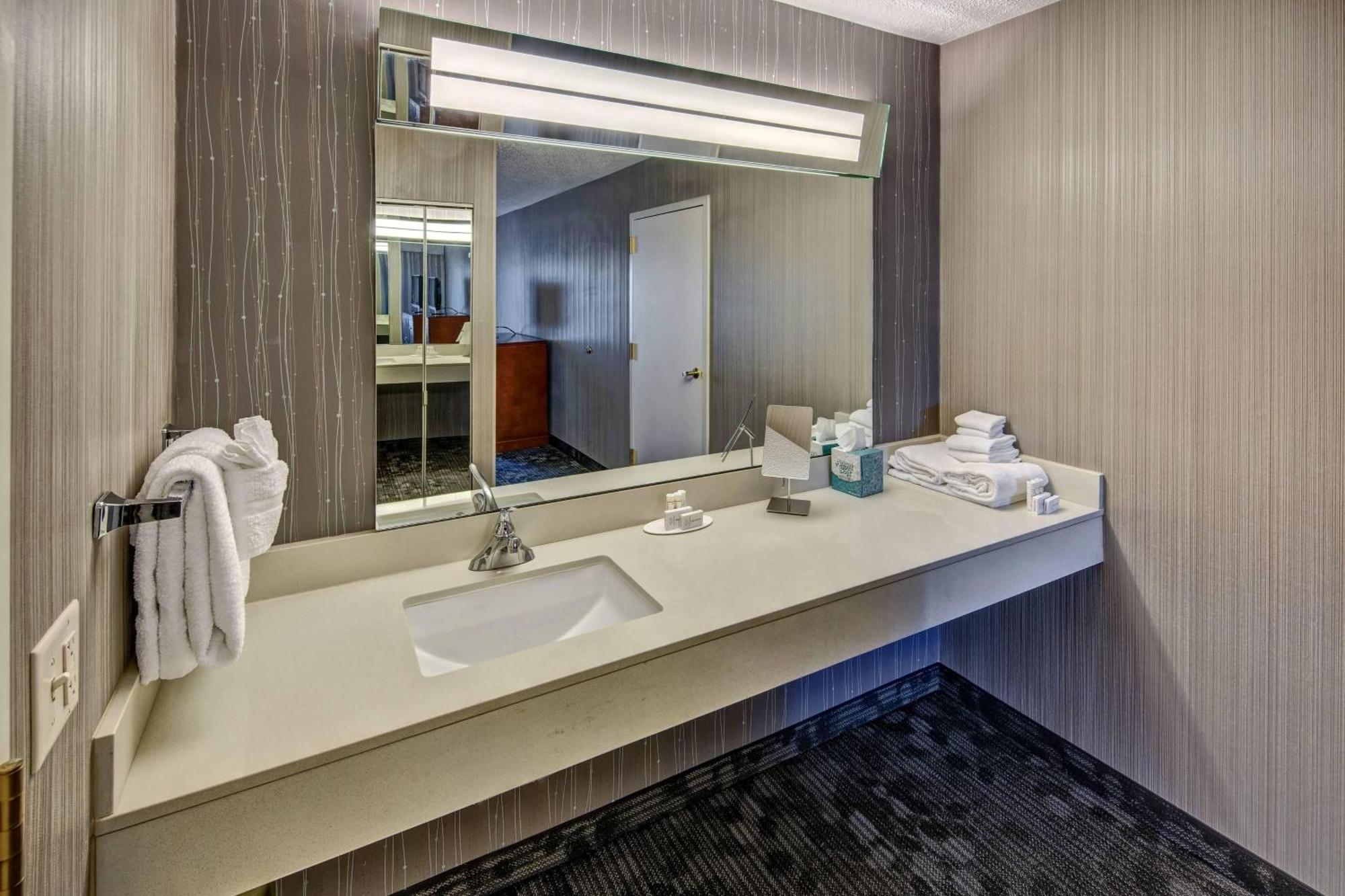 Courtyard By Marriott Springfield Hotel Ngoại thất bức ảnh